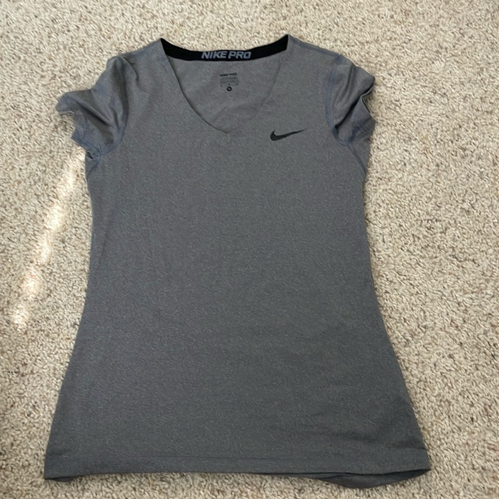 Nike top